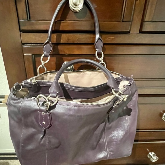 Coach Handbag - Picture 2 of 9